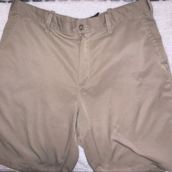 Size 38" Eddie Bauer Khaki Hiking Shorts - Picture 3 of 5